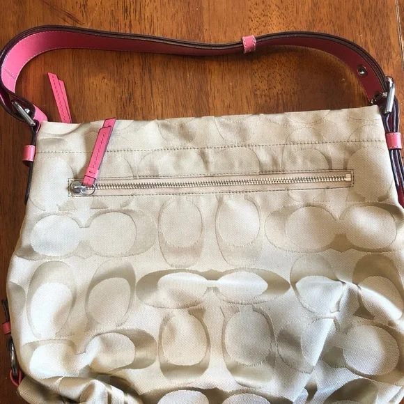 Elegant Tan/Pink Coach Shoulder Bag - Picture 2 of 7